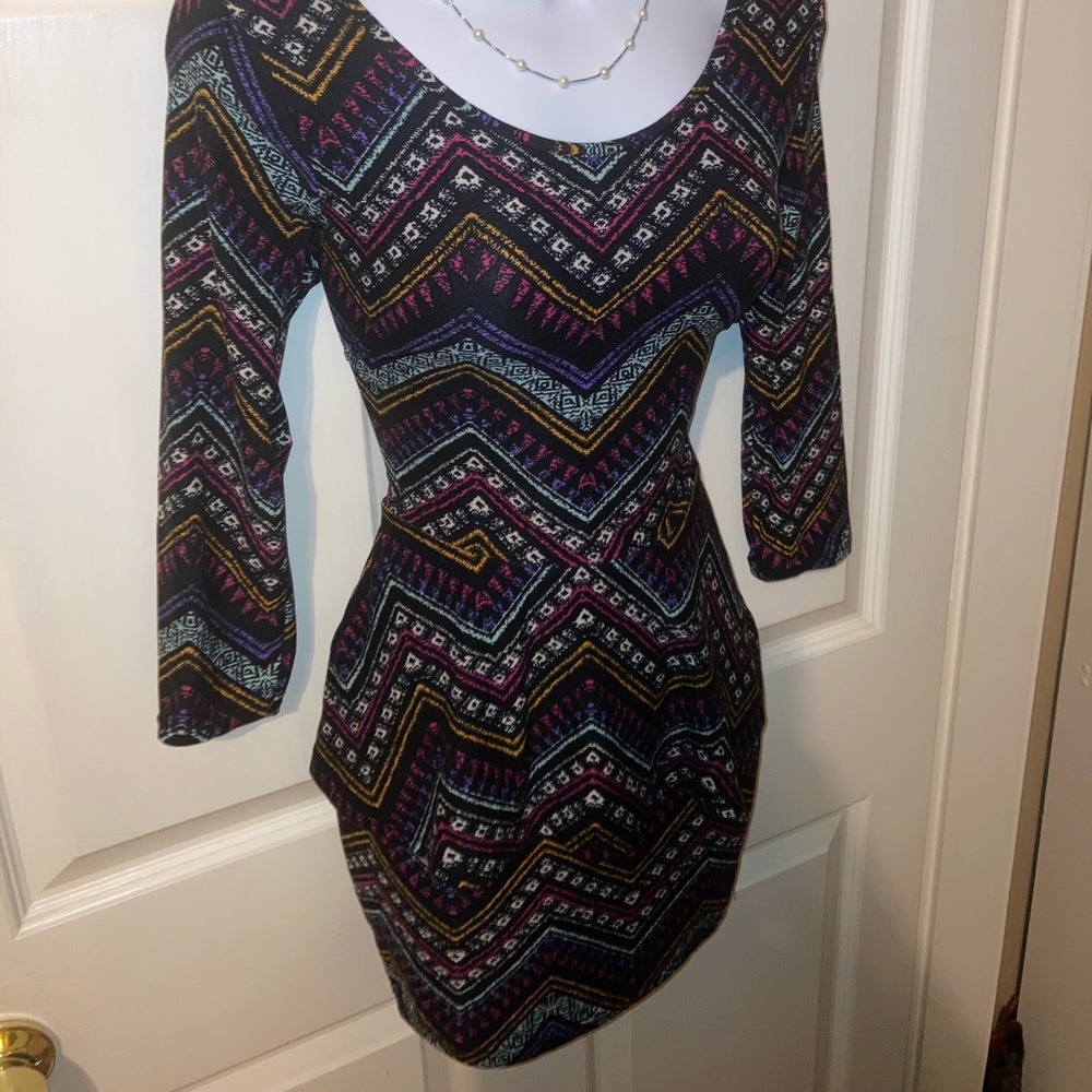 Hot Kiss Peplum Dress, Size Medium. - Picture 10 of 15